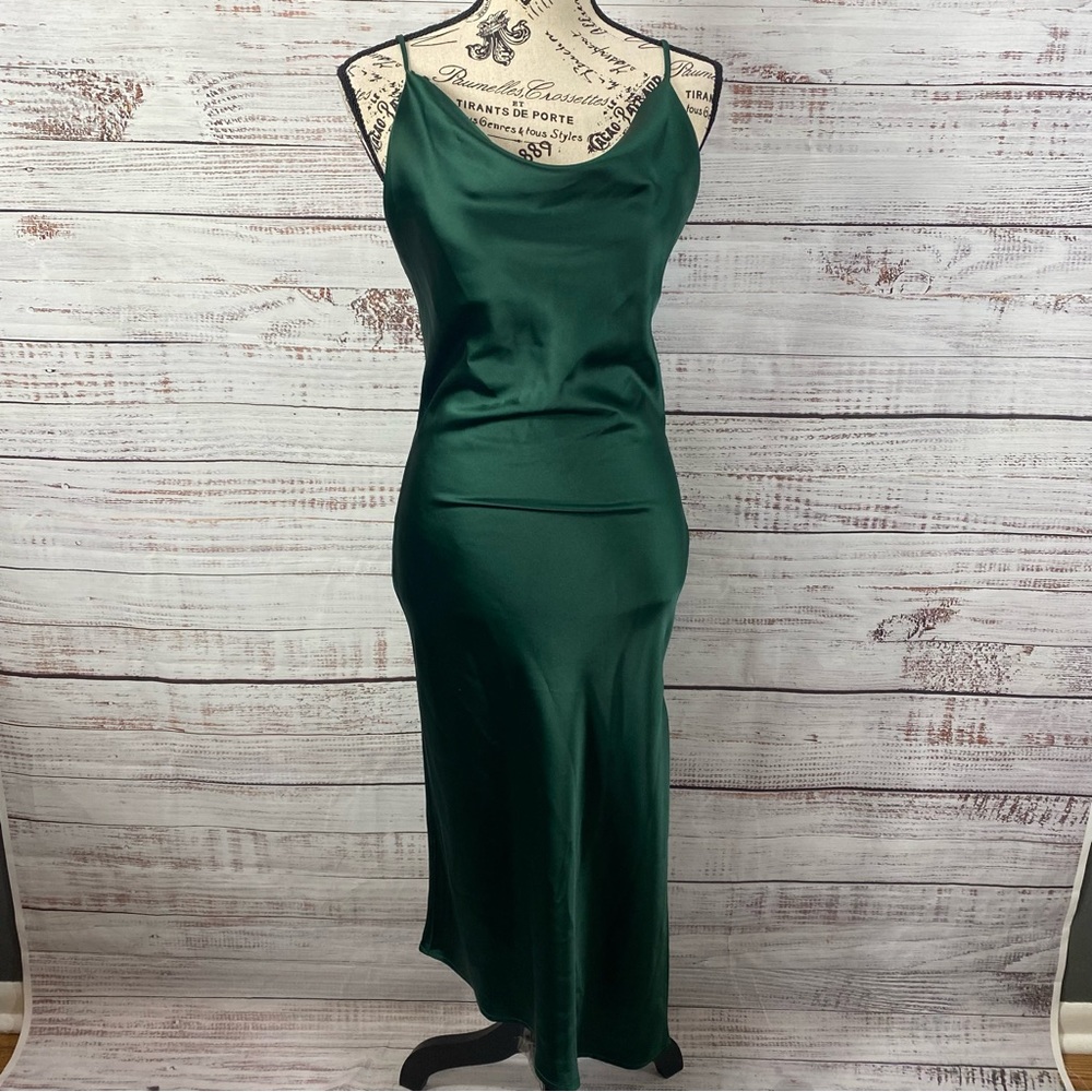 PETAL + PUP EMERALD GREEN LOW CUT BACK SILKY SIZE 4 HIGH LOW HEM DRESS - Picture 2 of 12